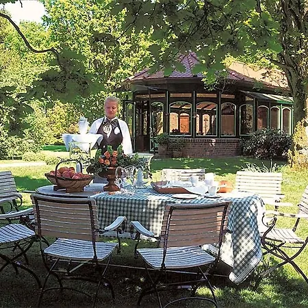 Отель Romantik Jagdhaus Waldfrieden 2*